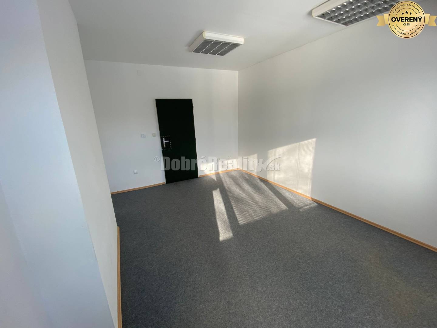 DOBRÉ REALITY ponúkajú prenájom peknej komerčnej miestnosti na kancelá
