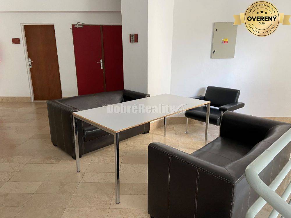 DOBRÉ REALITY ponúkajú prenájom peknej komerčnej miestnosti na kancelá
