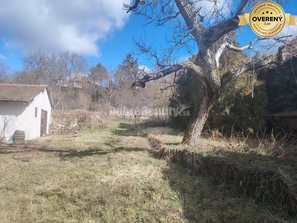 RK Dobré reality predáva dom s viničným domčekom v obci Bajtava