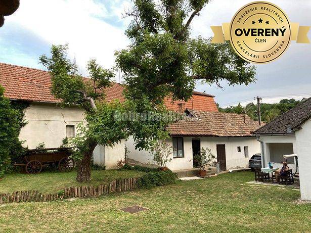 RK Dobré reality predáva dom s viničným domčekom v obci Bajtava