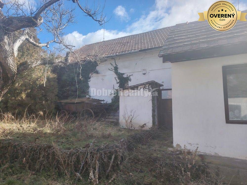 RK Dobré reality predáva dom s viničným domčekom v obci Bajtava