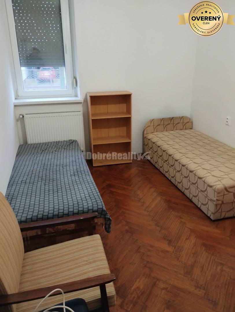 Na prenájom veľký 4-izbový byt pre skupinu osôb