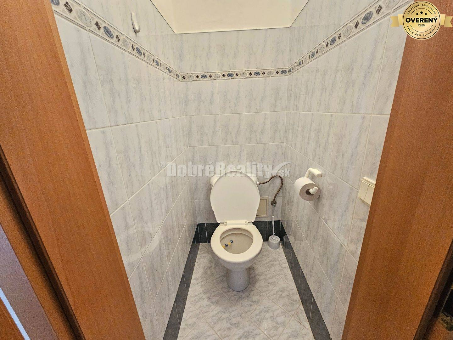 PRENÁJOM 4 izbového bytu v podkroví - centrum PIEŠŤANY