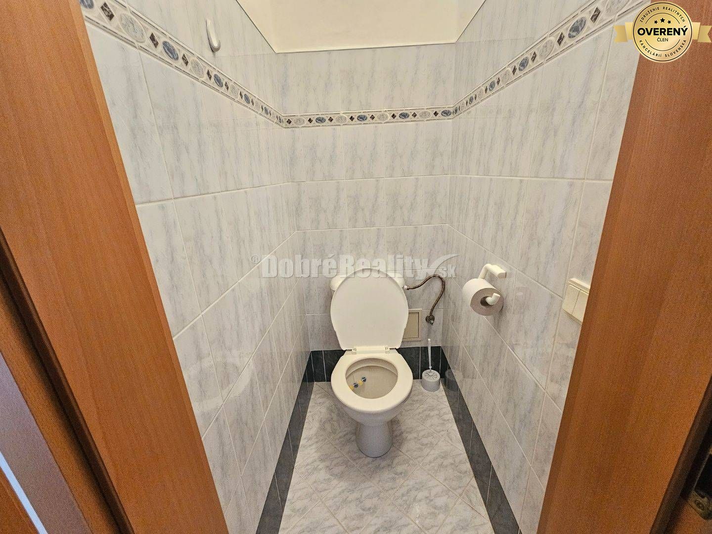 PRENÁJOM 4 izbového bytu v podkroví - centrum PIEŠŤANY