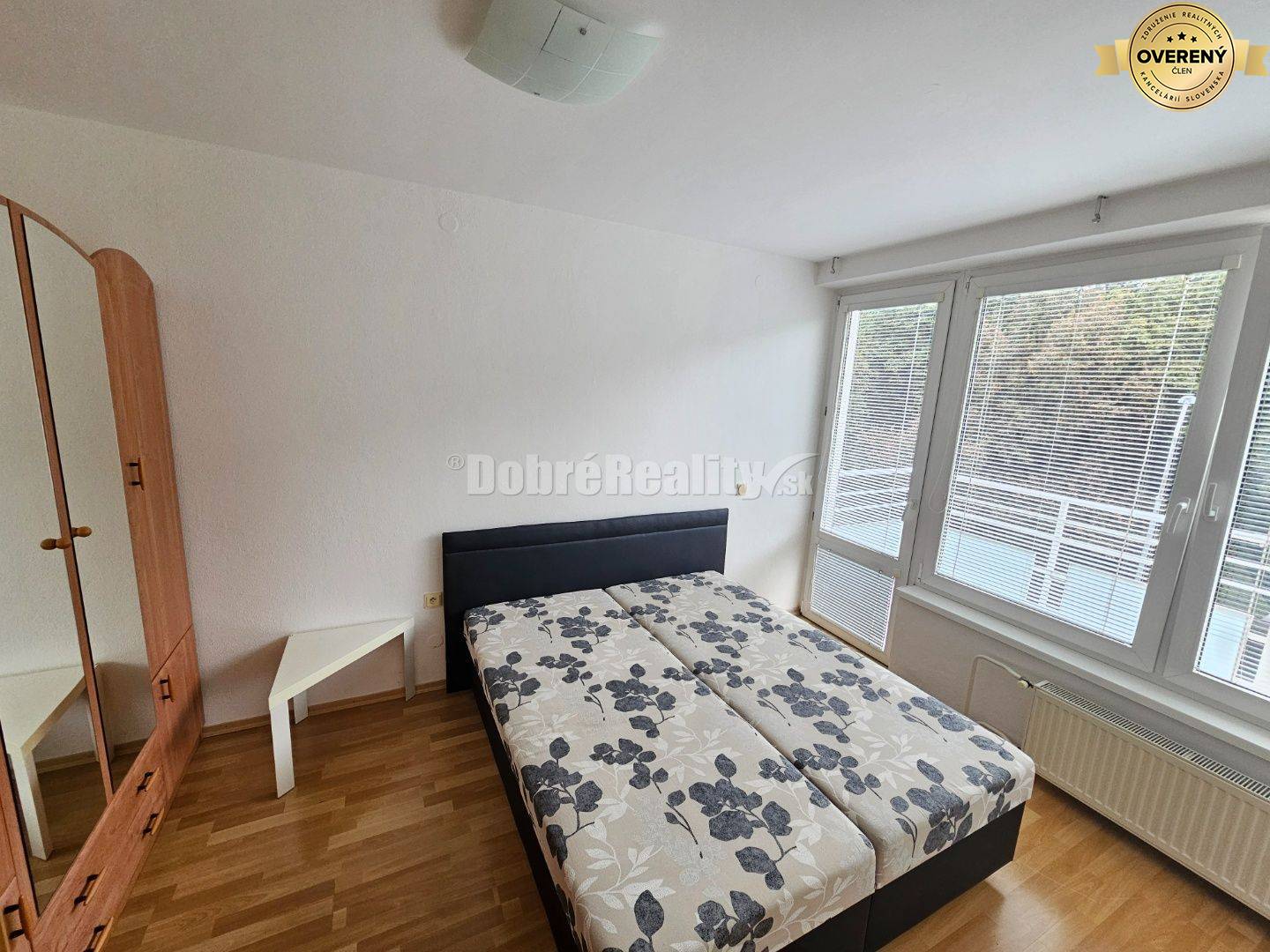 PRENÁJOM 4 izbového bytu v podkroví - centrum PIEŠŤANY