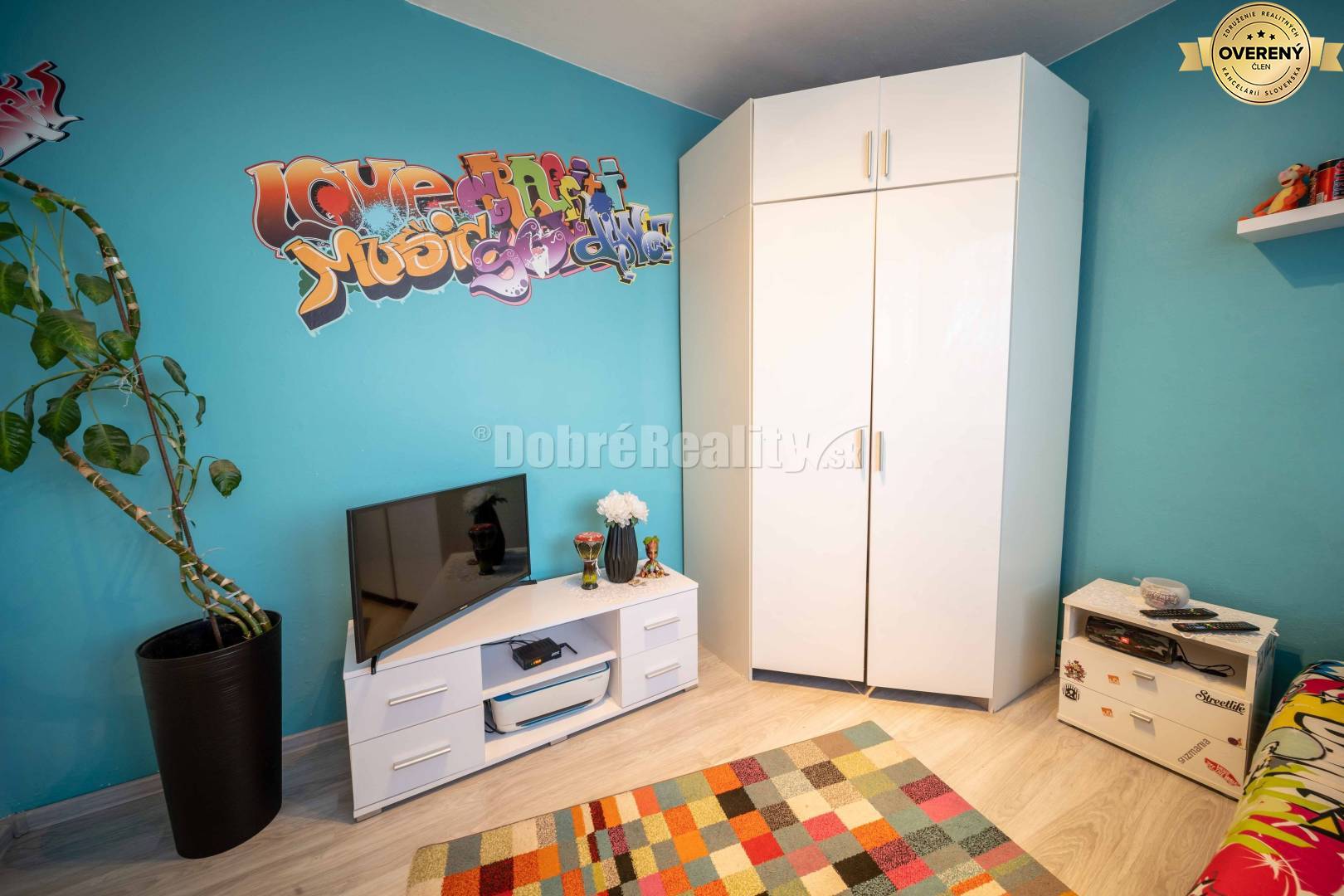 EXKLUZÍVNE 4-IZBOVÝ BYT 84m2 - REKONŠTRUKCIA, ZARIADENÝ, VOĽNÝ IHNEĎ