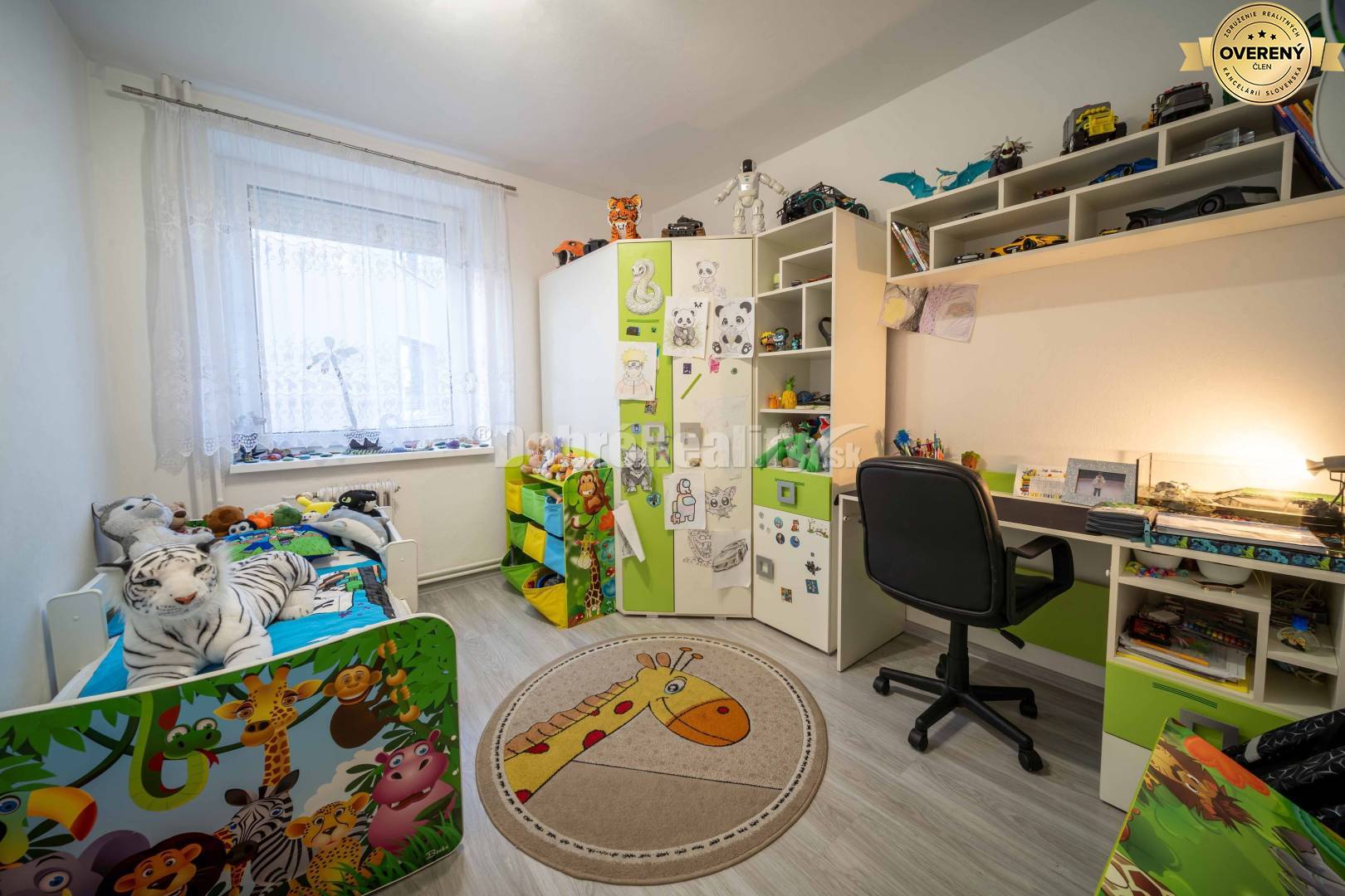 EXKLUZÍVNE 4-IZBOVÝ BYT 84m2 - REKONŠTRUKCIA, ZARIADENÝ, VOĽNÝ IHNEĎ