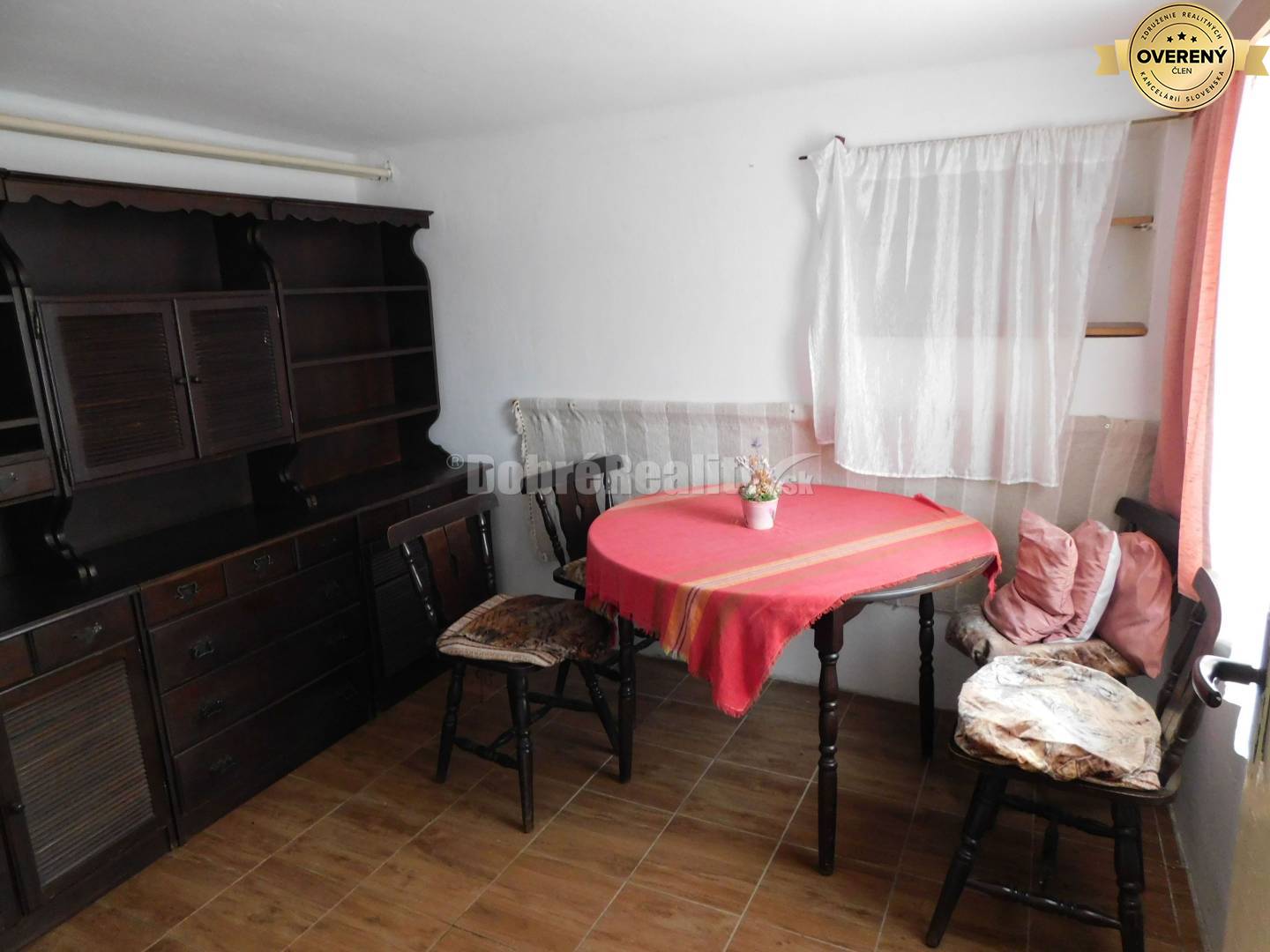 REZERVOVANE! Ponúkame Vám na predaj 2-izb. rodinný dom vo Dvoroch nad