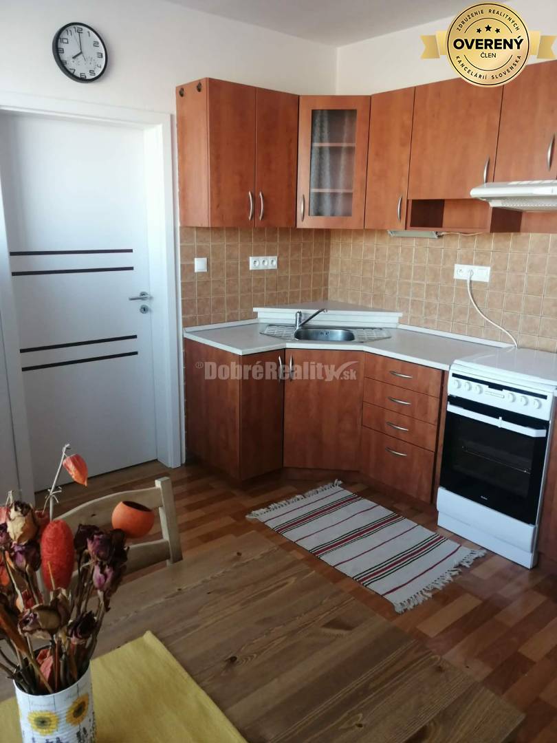 DOBRÉ REALIY -Na prenájom 1-i byt , Čierne mesto, Prievidza-rezervovan