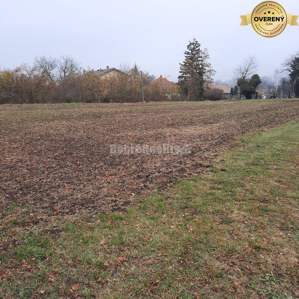 Dobré reality ponúkajú na predaj dva stavebné pozemky v obci Farná !