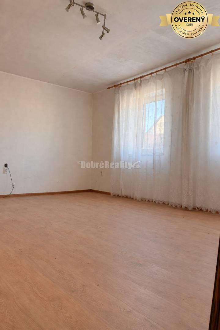 Priestranný rodinný dom v obci Dolné Saliby