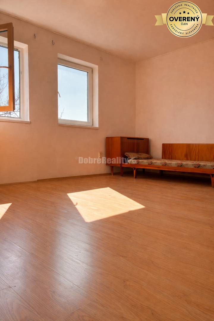 Priestranný rodinný dom v obci Dolné Saliby