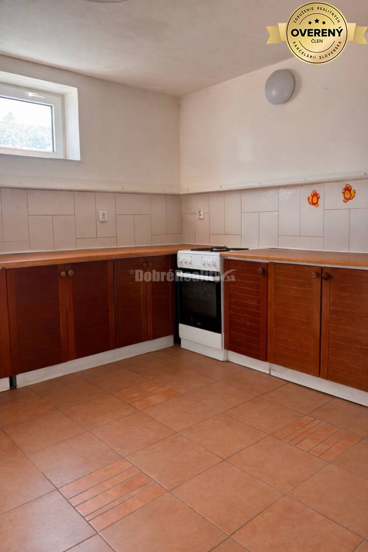 Priestranný rodinný dom v obci Dolné Saliby