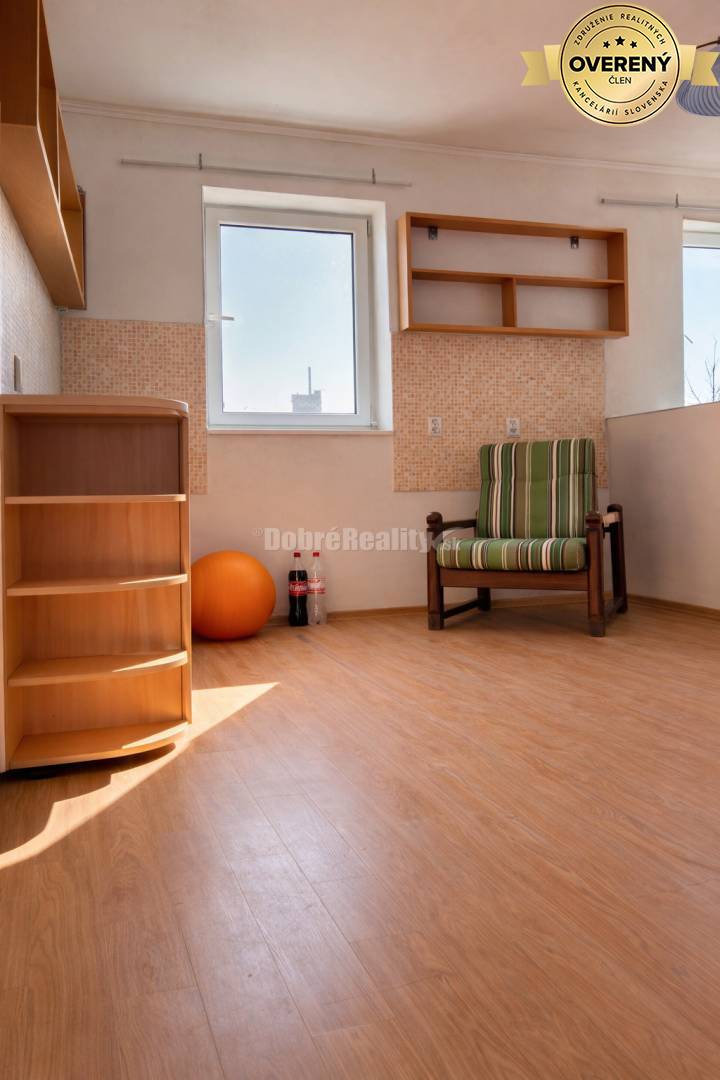 Priestranný rodinný dom v obci Dolné Saliby