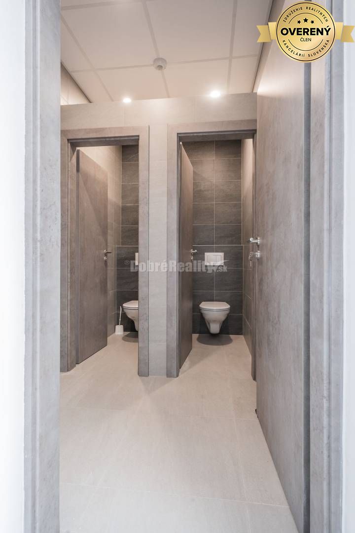 Obchodný alebo administratívny priestor, 160 m2, Banská Bystrica