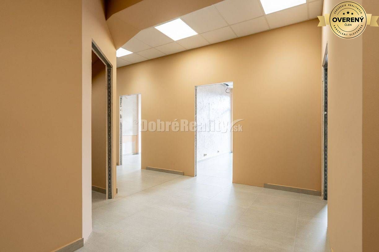 Obchodný alebo administratívny priestor, 160 m2, Banská Bystrica