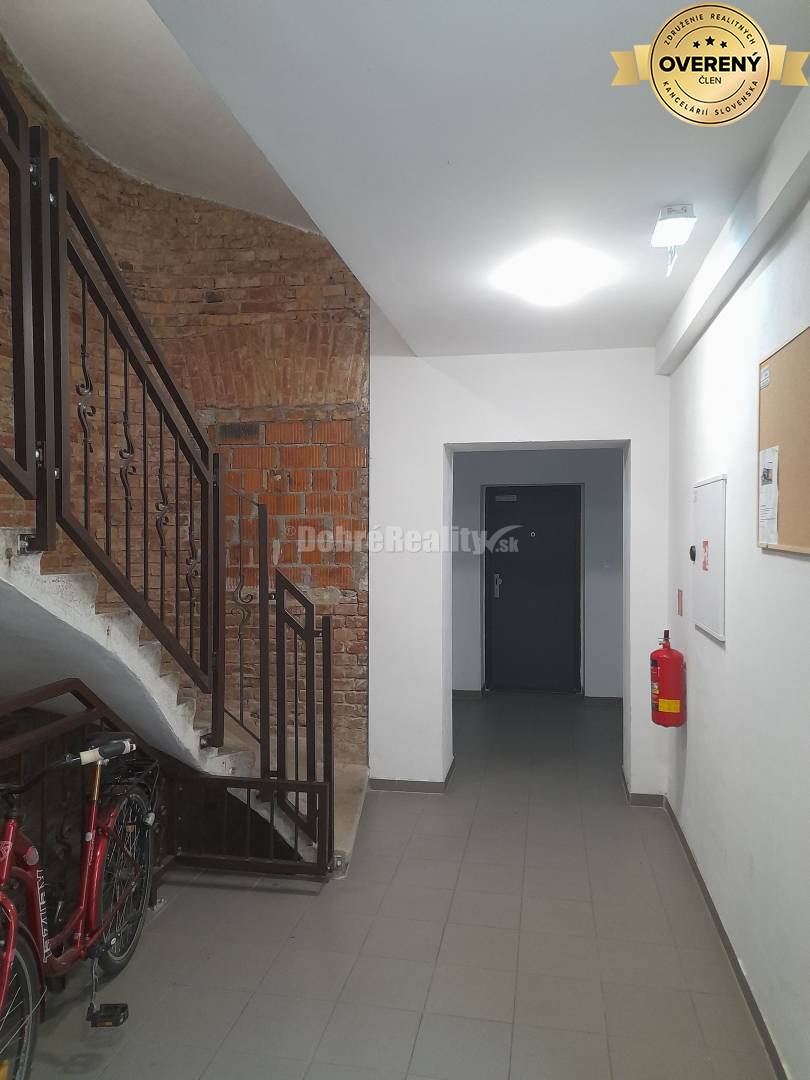 Prenájom 3 izbového bytu na Kasárenskej