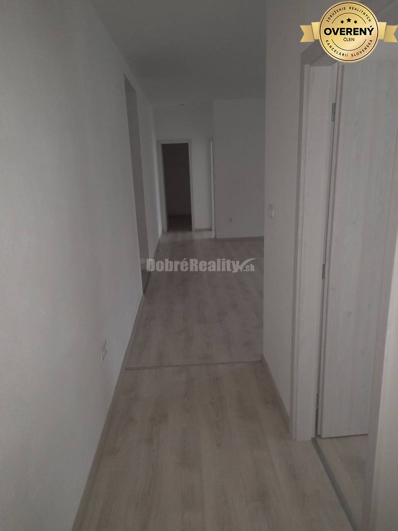 Prenájom 3 izbového bytu na Kasárenskej