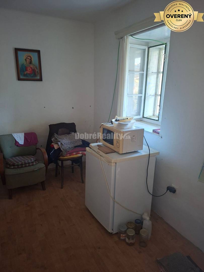 Dobré reality ponúkajú na predaj rodinný dom v obci Jasová, o. Nové Z