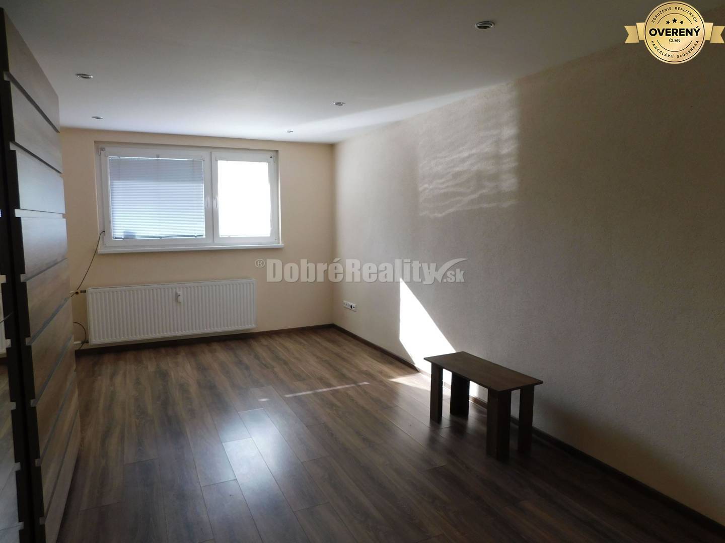 Ponákame na prenájom 1-izb. byt v nových Zámkoch.