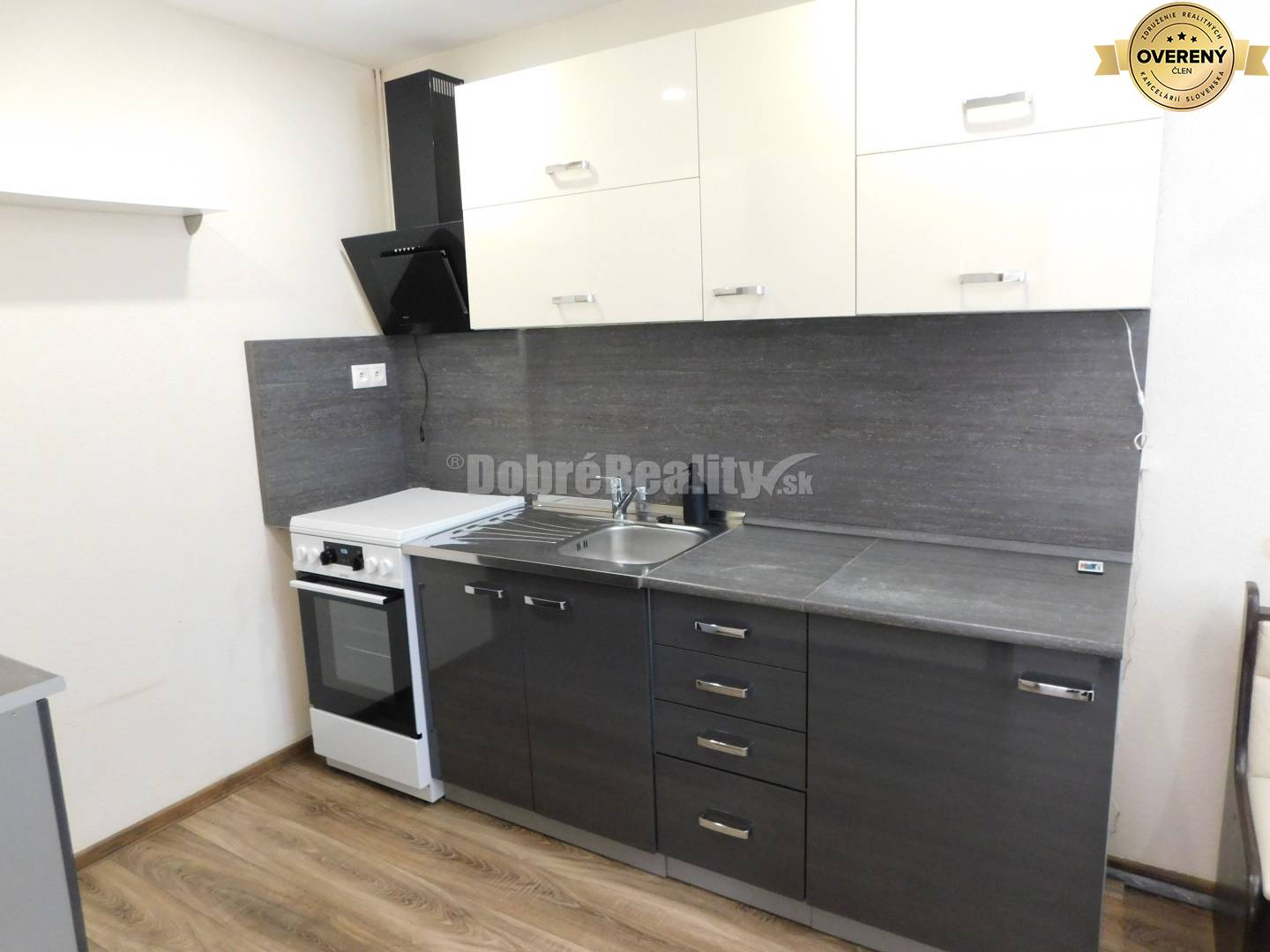 Ponákame na prenájom 1-izb. byt v nových Zámkoch.