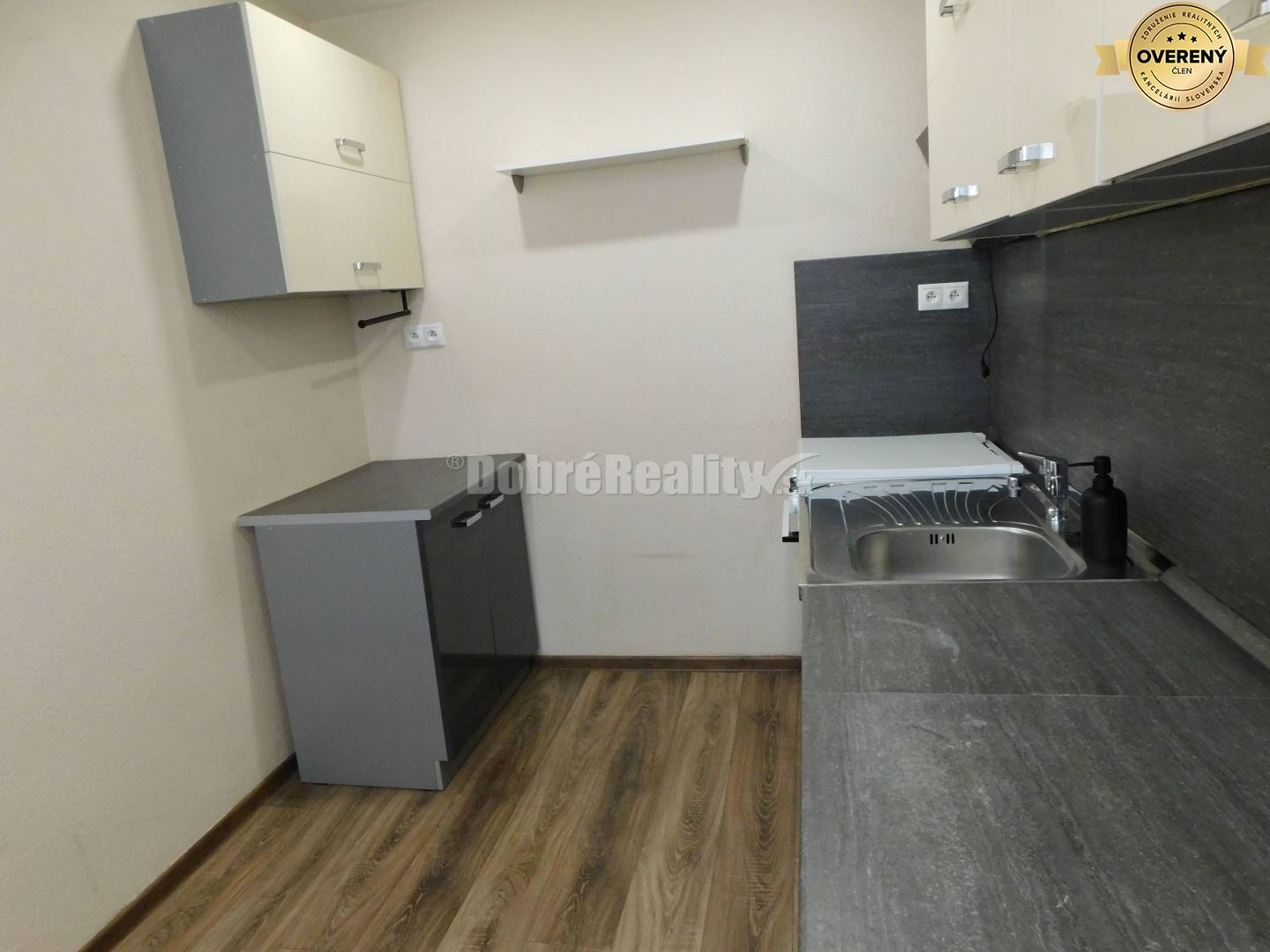 Ponákame na prenájom 1-izb. byt v nových Zámkoch.