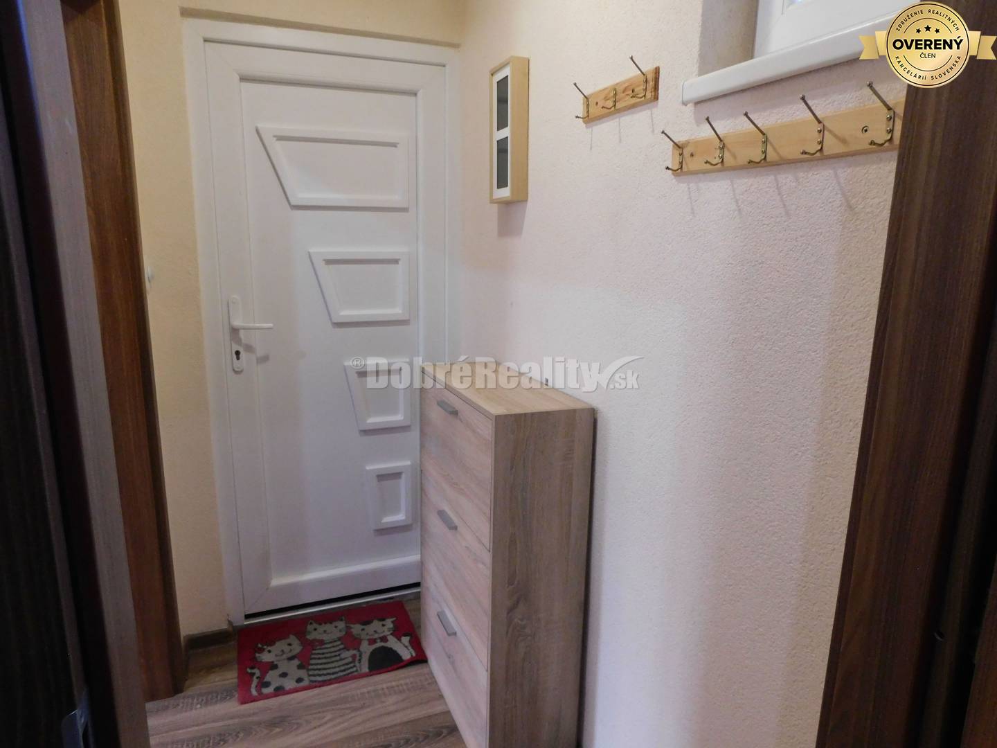 Ponákame na prenájom 1-izb. byt v nových Zámkoch.