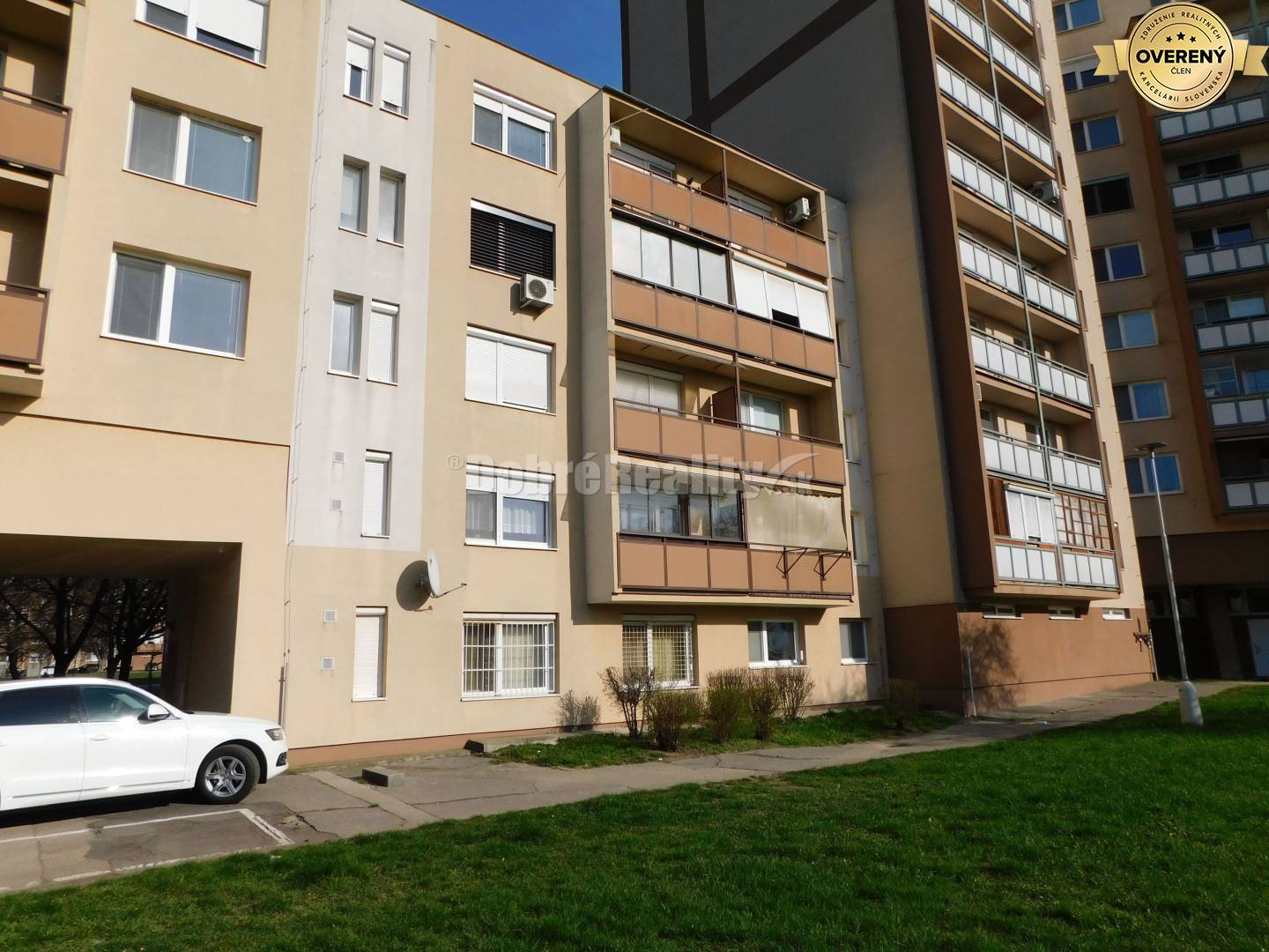 Ponákame na prenájom 1-izb. byt v nových Zámkoch.