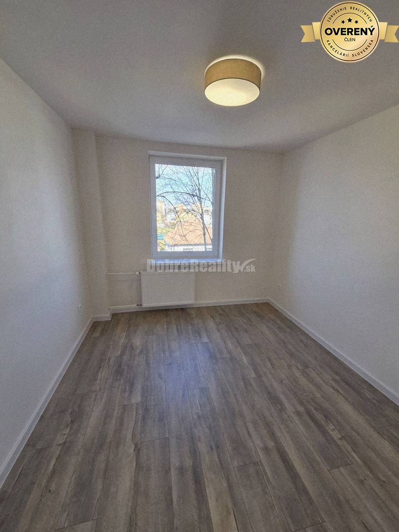 Nadčasový 4 izbový byt na sídlisku Žabník po kompletnej rekonštrukcii.