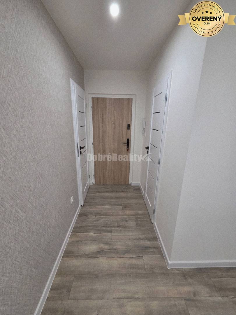 Nadčasový 4 izbový byt na sídlisku Žabník po kompletnej rekonštrukcii.