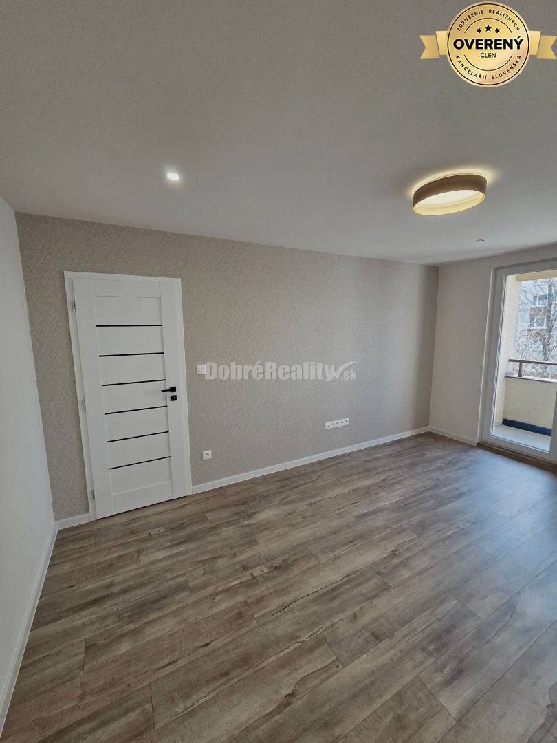 Nadčasový 4 izbový byt na sídlisku Žabník po kompletnej rekonštrukcii.