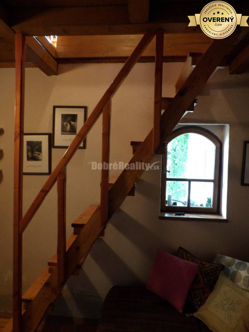 Pôvabný domček s očarujúcou záhradou na PREDAJ