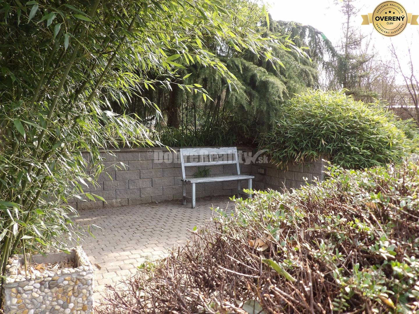 Pôvabný domček s očarujúcou záhradou na PREDAJ