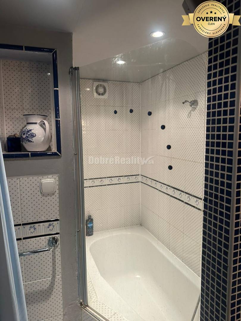 Pôvabný domček s očarujúcou záhradou na PREDAJ