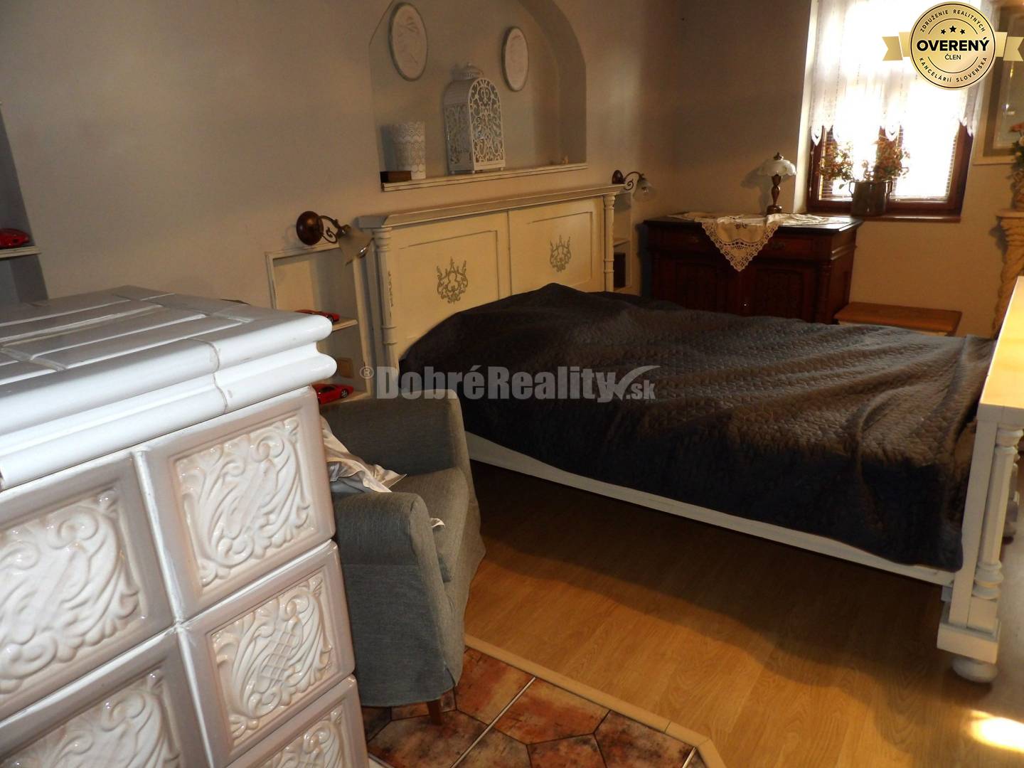 Pôvabný domček s očarujúcou záhradou na PREDAJ