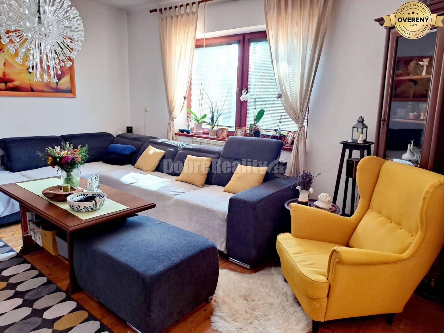 Znížená cena-CENTRUM - priestranný dvojpodlažný dom- úžitková plocha 1