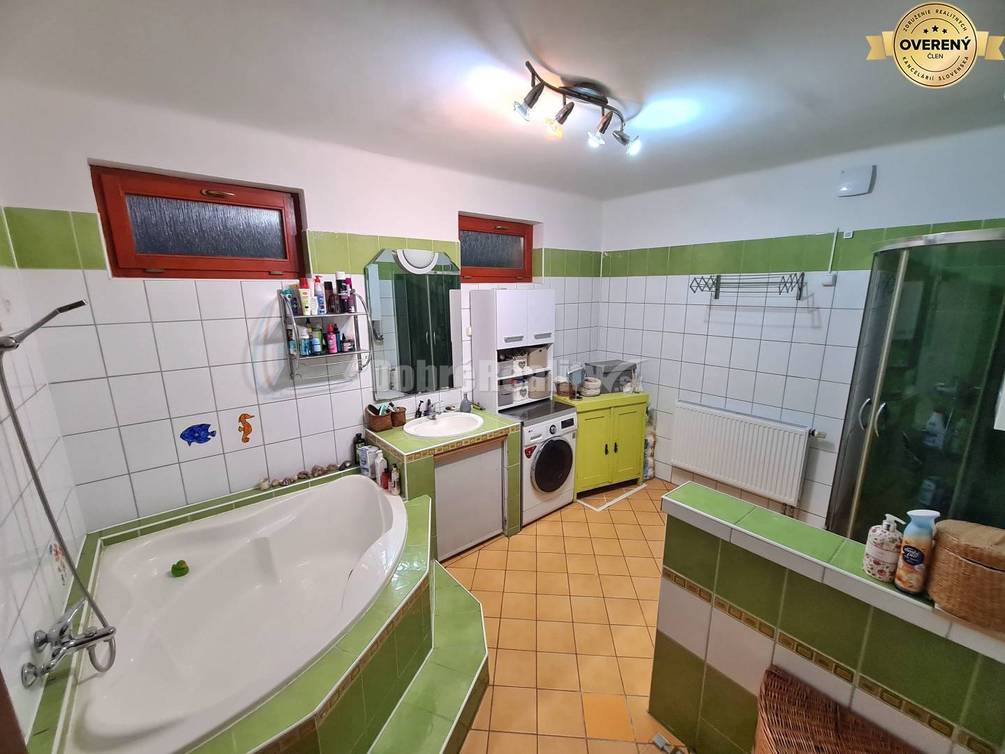 Znížená cena-CENTRUM - priestranný dvojpodlažný dom- úžitková plocha 1