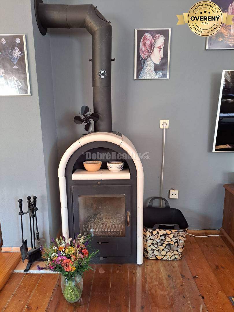 Znížená cena-CENTRUM - priestranný dvojpodlažný dom- úžitková plocha 1