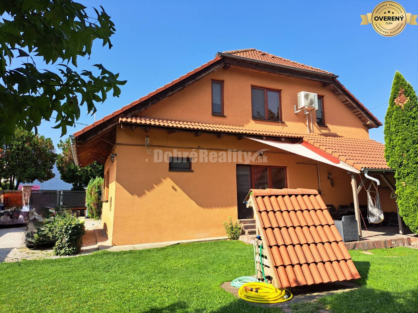 Znížená cena-CENTRUM - priestranný dvojpodlažný dom- úžitková plocha 1