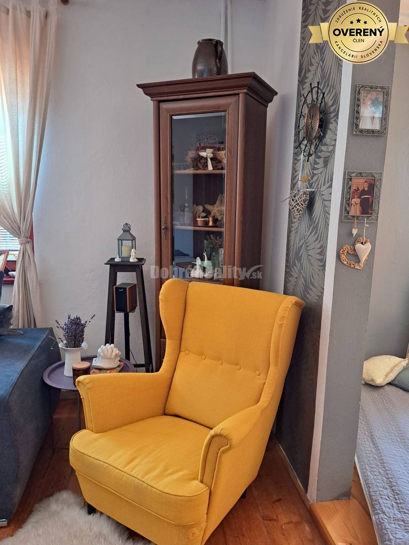 Znížená cena-CENTRUM - priestranný dvojpodlažný dom- úžitková plocha 1