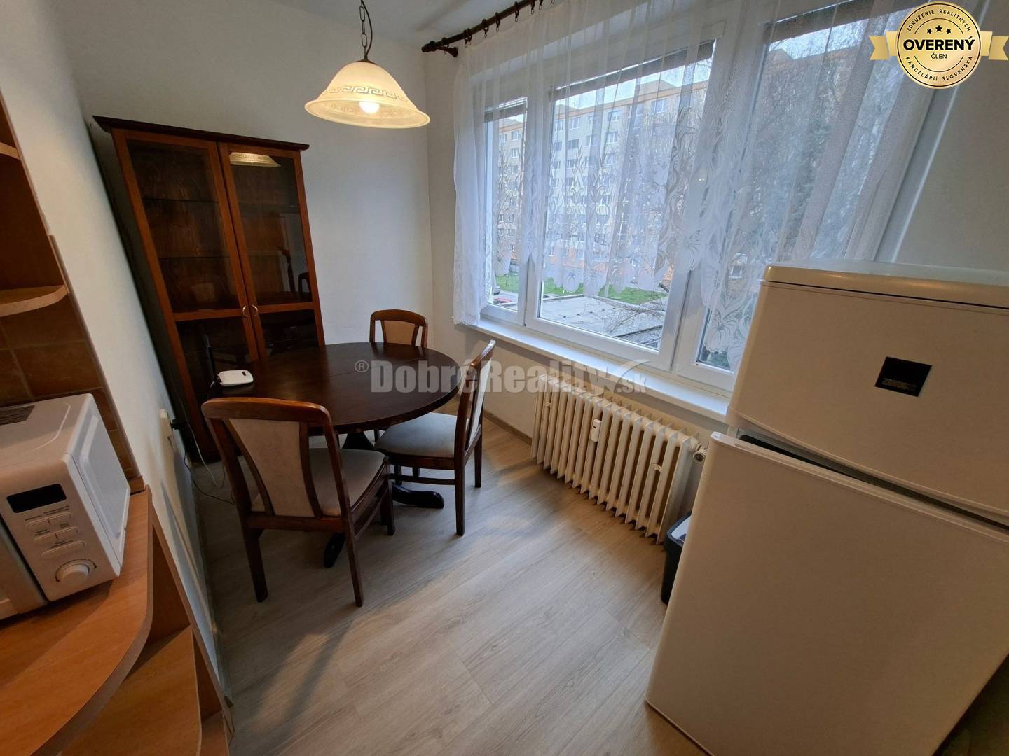 DOBRÉ REALIY -Na prenájom kompl. zeriadený 2-i byt prerobený na 3-i ,