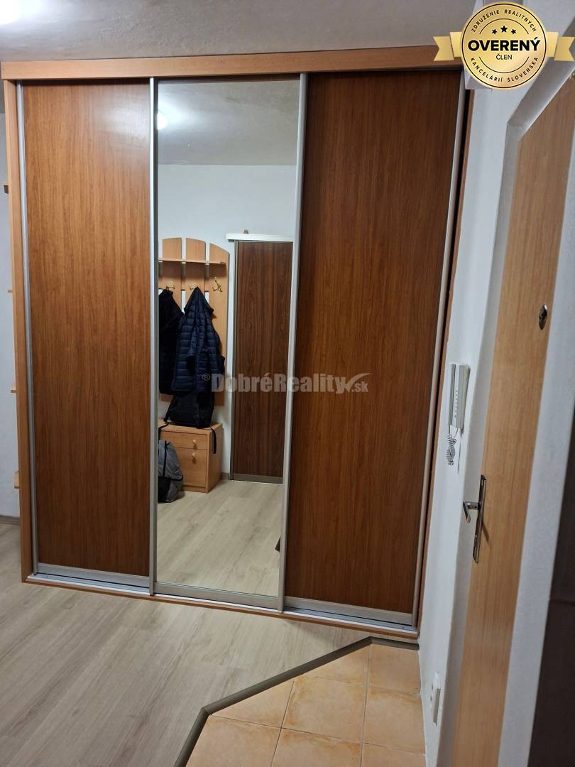 DOBRÉ REALIY -Na prenájom kompl. zeriadený 2-i byt prerobený na 3-i ,
