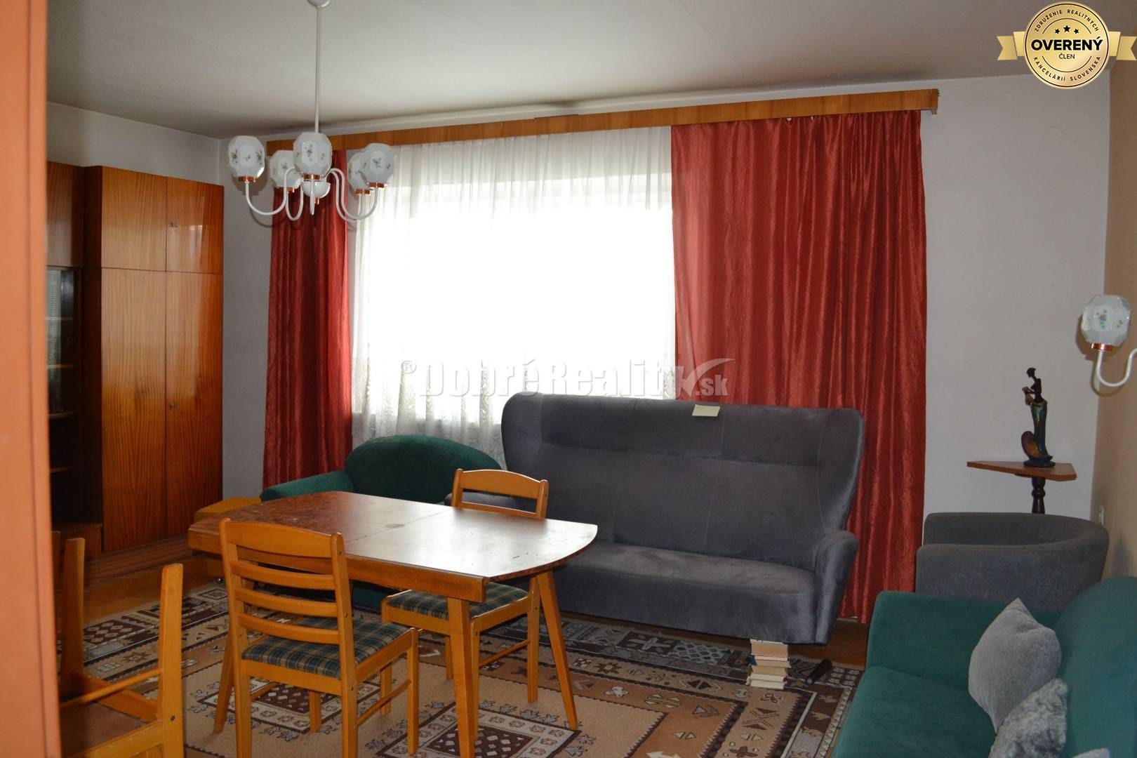 Dobré Reality ponúkajú na predaj priestranný 6 - izbový rodinný dom v