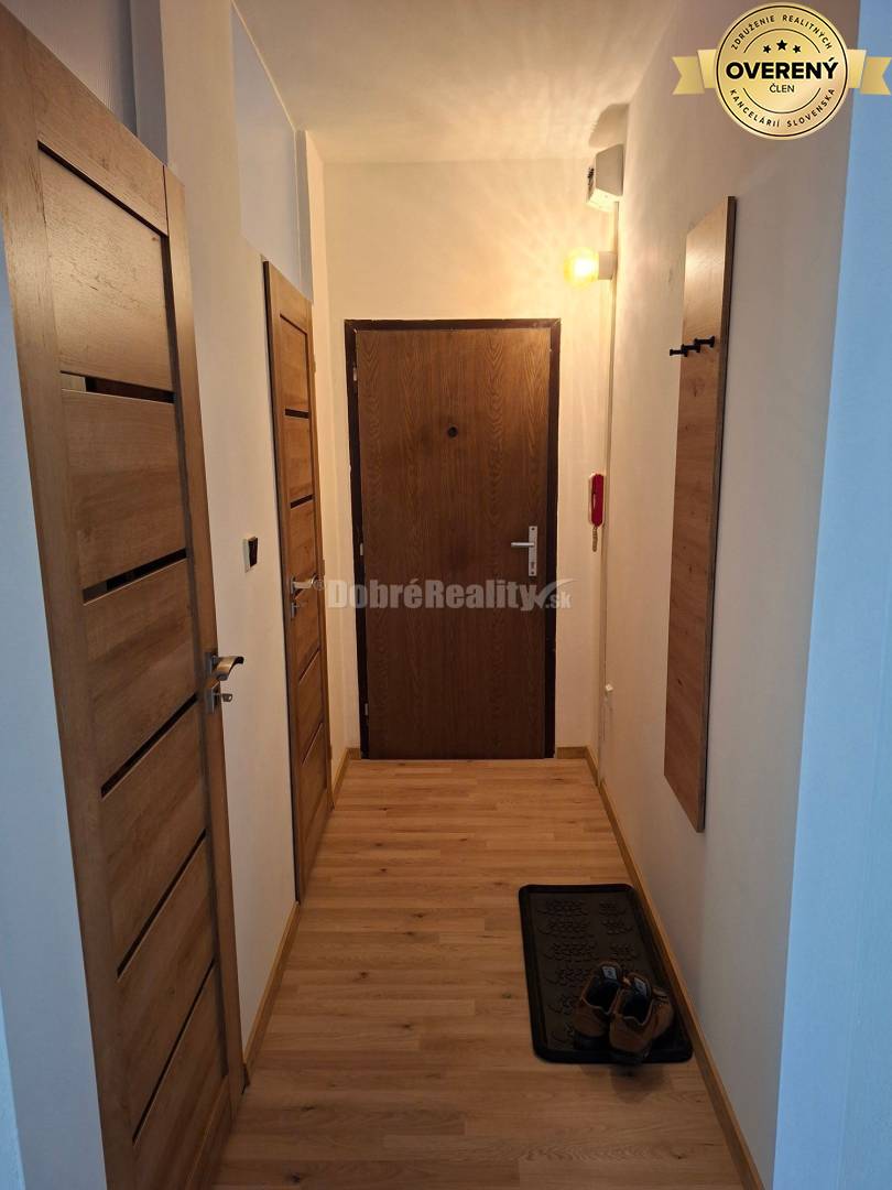 DOBRÉ REALITY - Krásny 1-i. byt s loggiou na prenájom v Kanianke