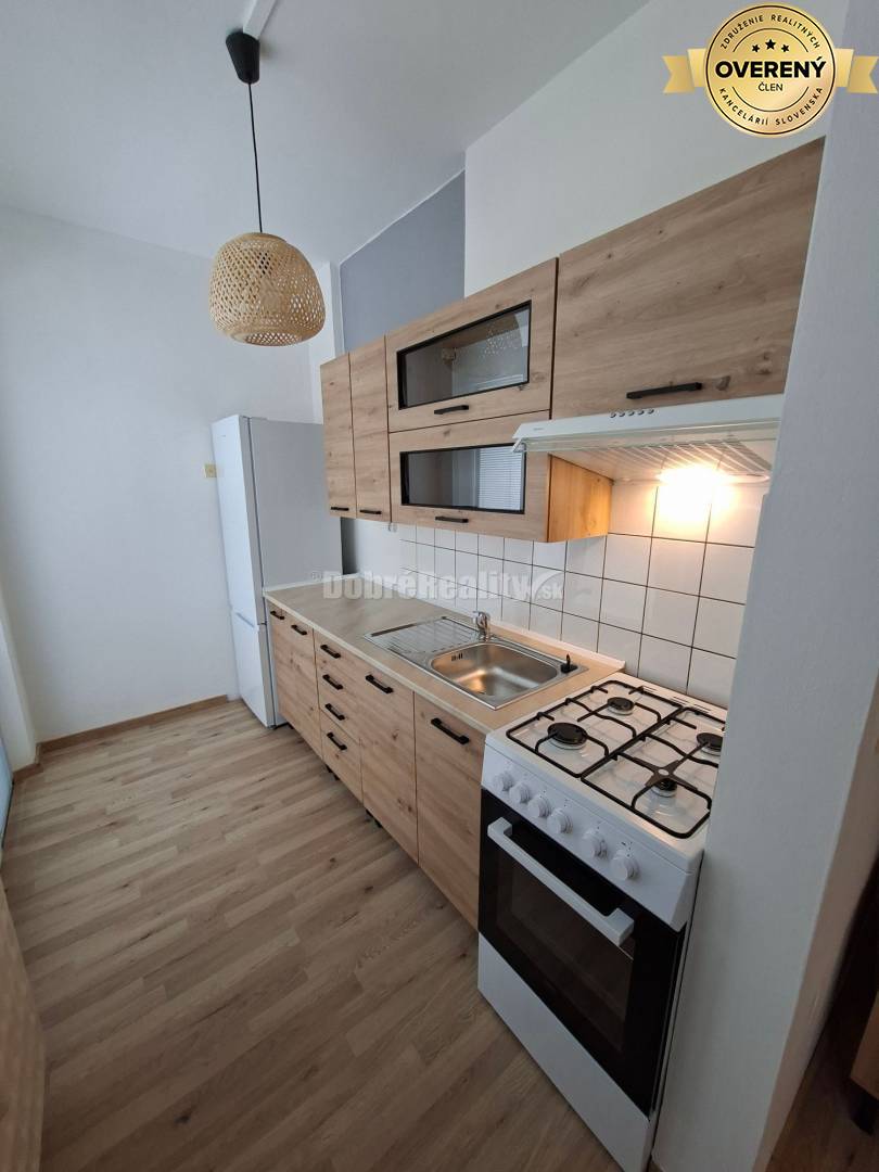 DOBRÉ REALITY - Krásny 1-i. byt s loggiou na prenájom v Kanianke-rezer