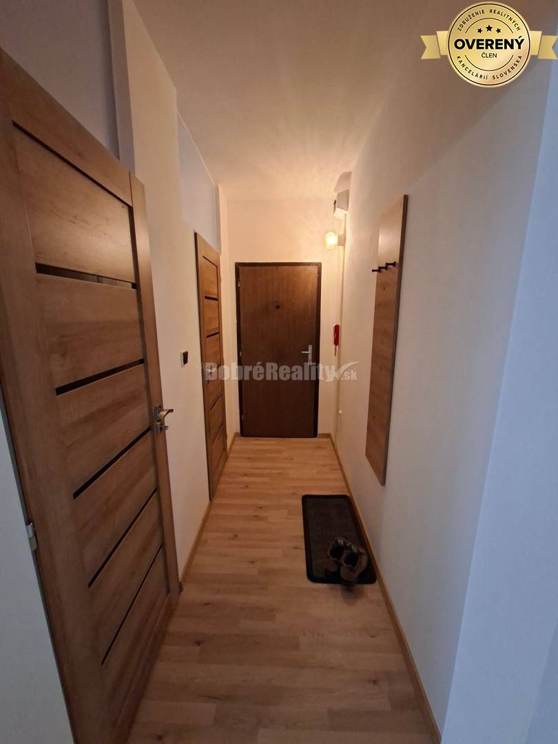 DOBRÉ REALITY - Krásny 1-i. byt s loggiou na prenájom v Kanianke-rezer