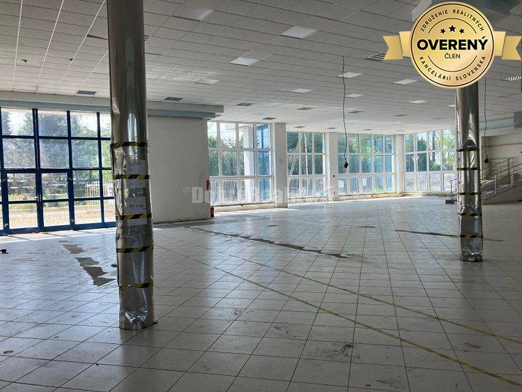 RK Dobré reality predáva polyfunkčný objekt v Hurbanove.