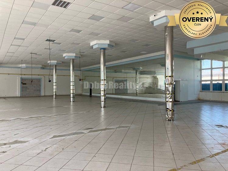 RK Dobré reality predáva polyfunkčný objekt v Hurbanove.