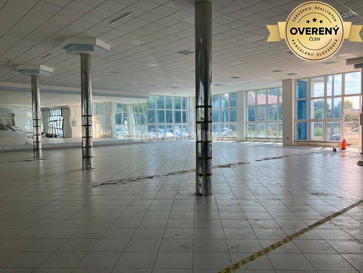 RK Dobré reality predáva polyfunkčný objekt v Hurbanove.