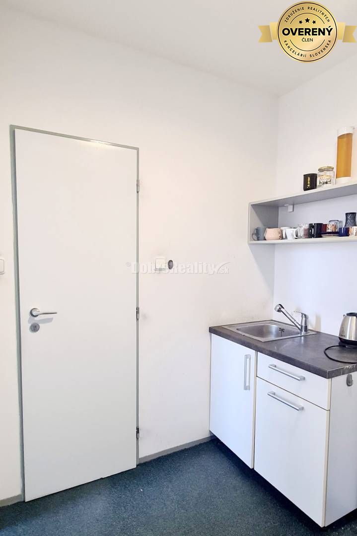 Dobré reality-na prenájom priestory 48,4 m2 a 30,90m2+ kúpelňa s wc, p